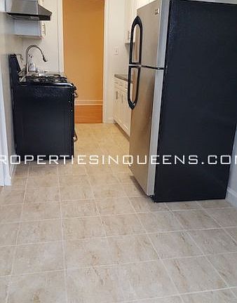 4th image of 10905 72nd Ave APT 4F