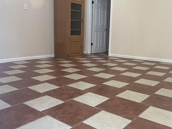 2nd image of 634 33rd St #B