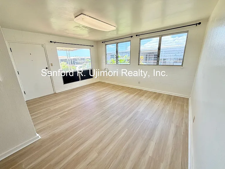 94-1032 Hiapo St — Photo 3