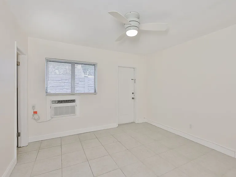 2035 Edgewater Dr #6 — Photo 11