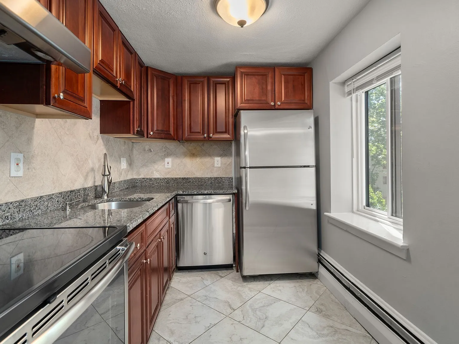 2 bed, 829 sqft, $3,200 — Photo 2
