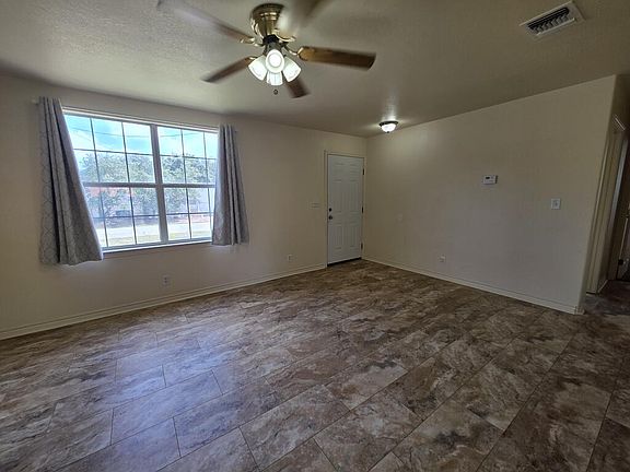 2nd image of 1011 Lone Star Rd