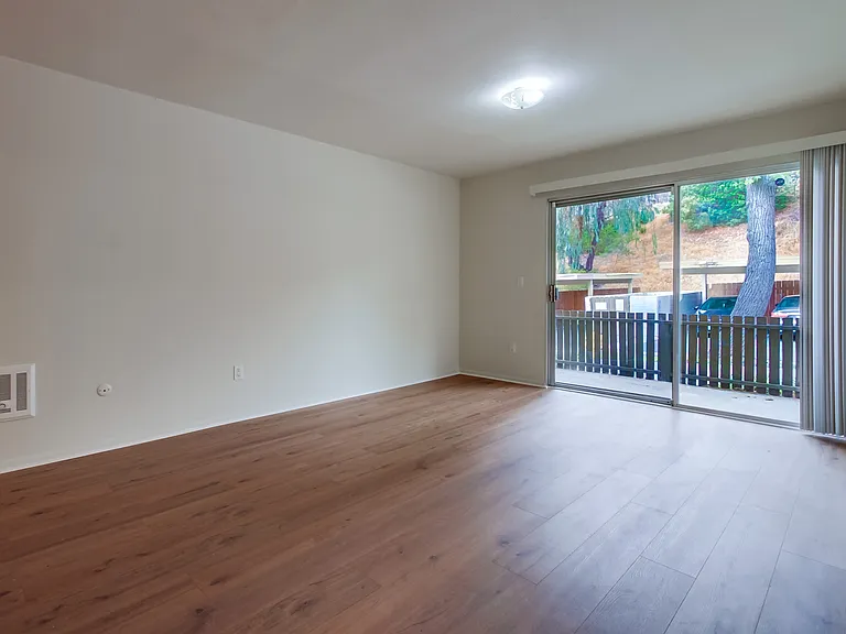 432 Edgehill Ln #33 — Photo 15