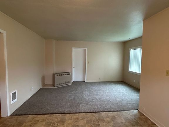 4th image of 304 Rosewood St