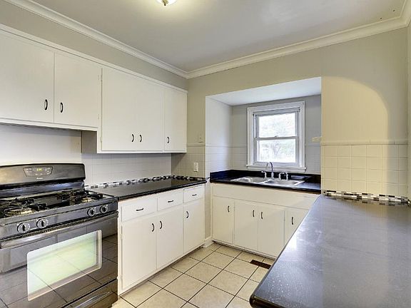 5th image of 4332 Nokomis Ave
