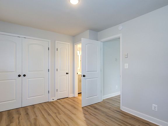 4th image of 247 Stribling Ave APT D