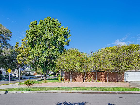 2nd image of 3388 Rosewood Ave