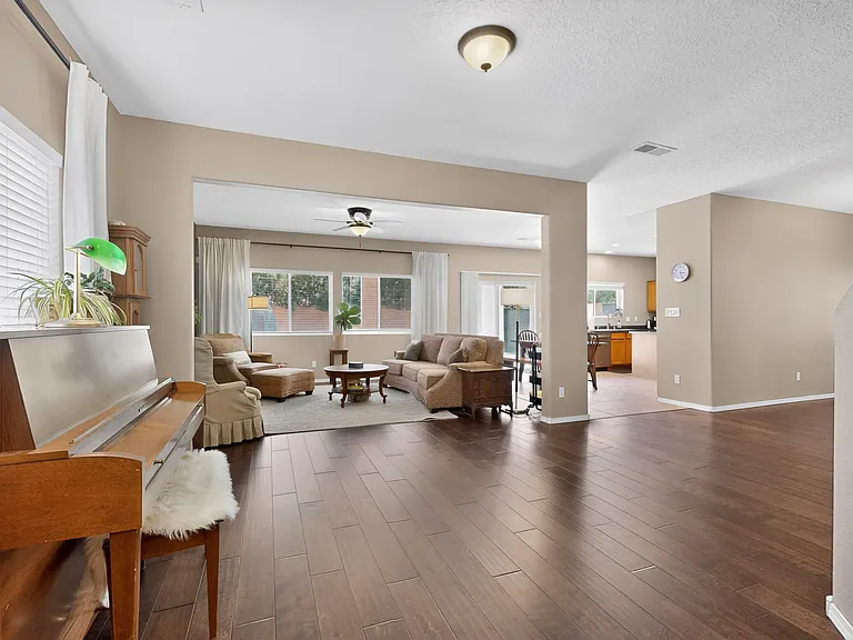 6916 Tree Line Ave NW — Photo 15