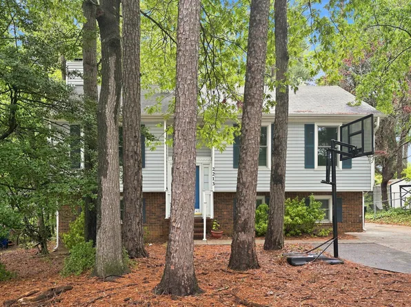2213 Carthage Cir, Raleigh, NC 27604