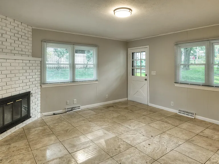 3511 S 107th Avenue Cir — Photo 12
