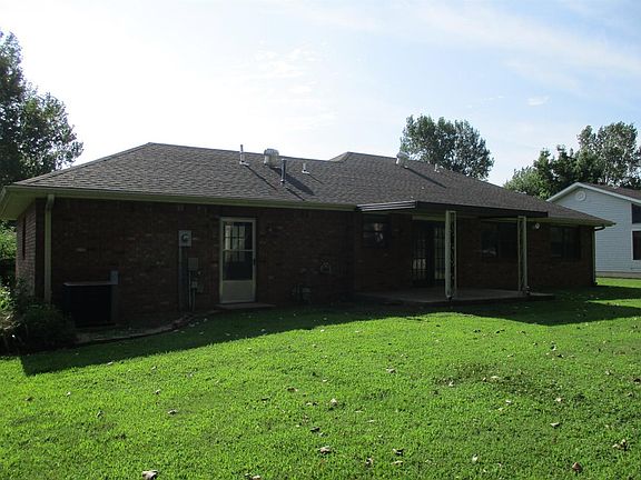 4th image of 527 N Parmenter Ave