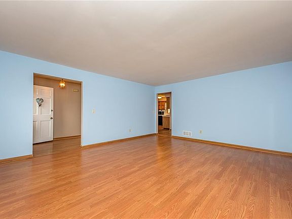 5th image of 1320 Linda Dr
