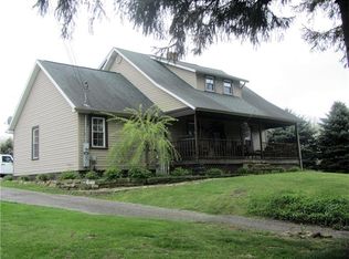 1378 Mercer Grove City Rd, Mercer, PA 16137