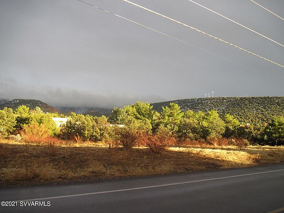 2nd image of 220 Sunset Dr