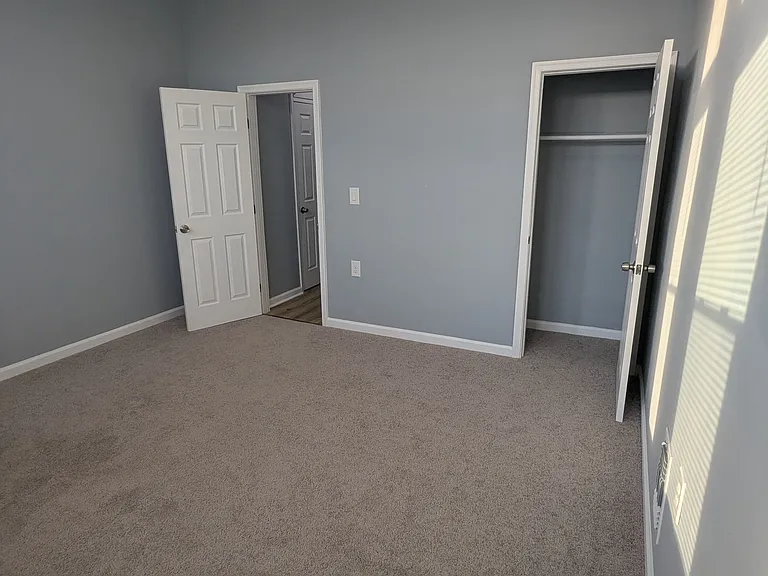 1726 Carswell St — Photo 35