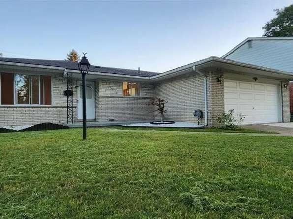 8330 Sunburst St, Center Line, MI 48015