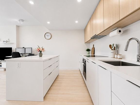 4th image of 13318 104th Ave #509