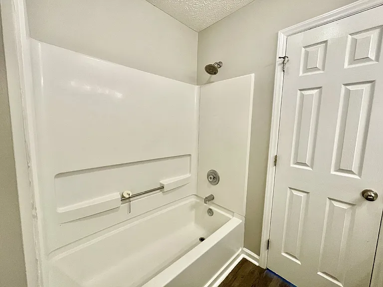 184 Brandywood Ct — Photo 13