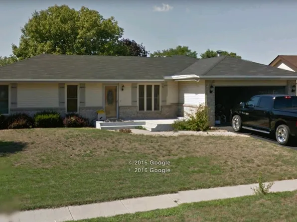 1012 Windbourne Dr, Machesney Park, IL 61115