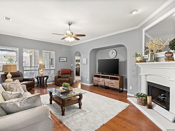 5th image of 224 Longford Ct