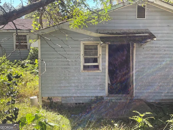 310 Pine Cir, Bowdon, GA 30108