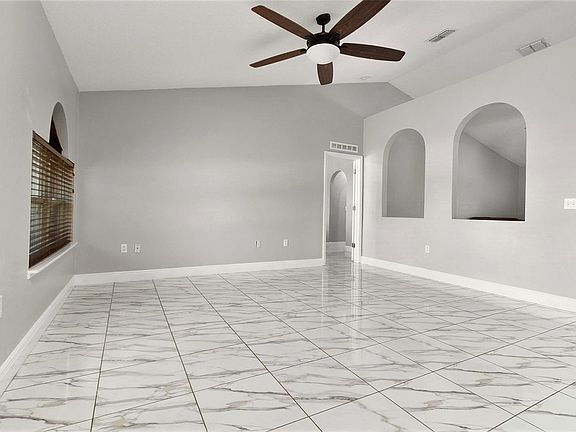5th image of 817R Abbeville Ct
