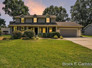 1431 Bayview Dr, Norton Shores, MI 49441