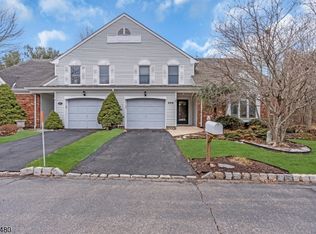 856 Princeton Ct, Neshanic Station, NJ 08853
