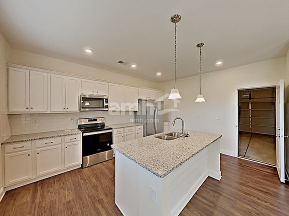 5th image of 1110 Merlot Ct