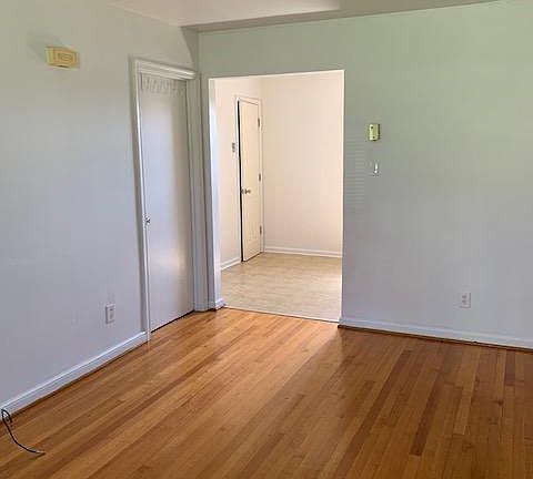 3rd image of 1033 Jeanette Ave #1033