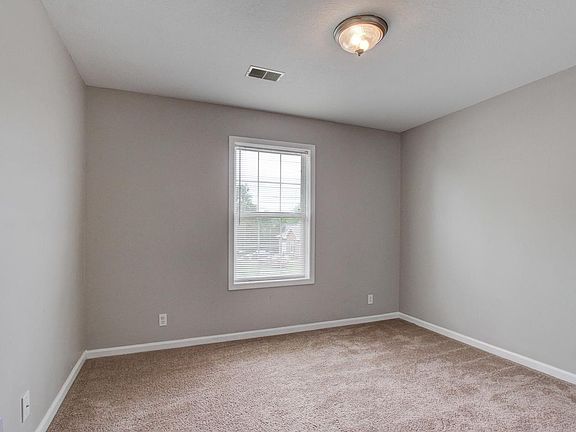 5th image of 598 Cory Dr APT B