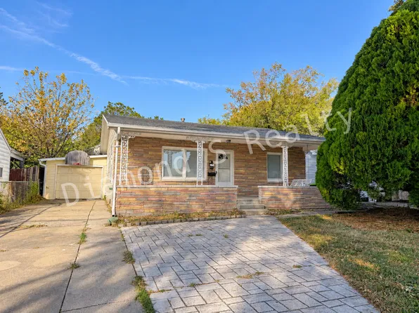 2223 N Delaware Ave, Springfield, MO 65803
