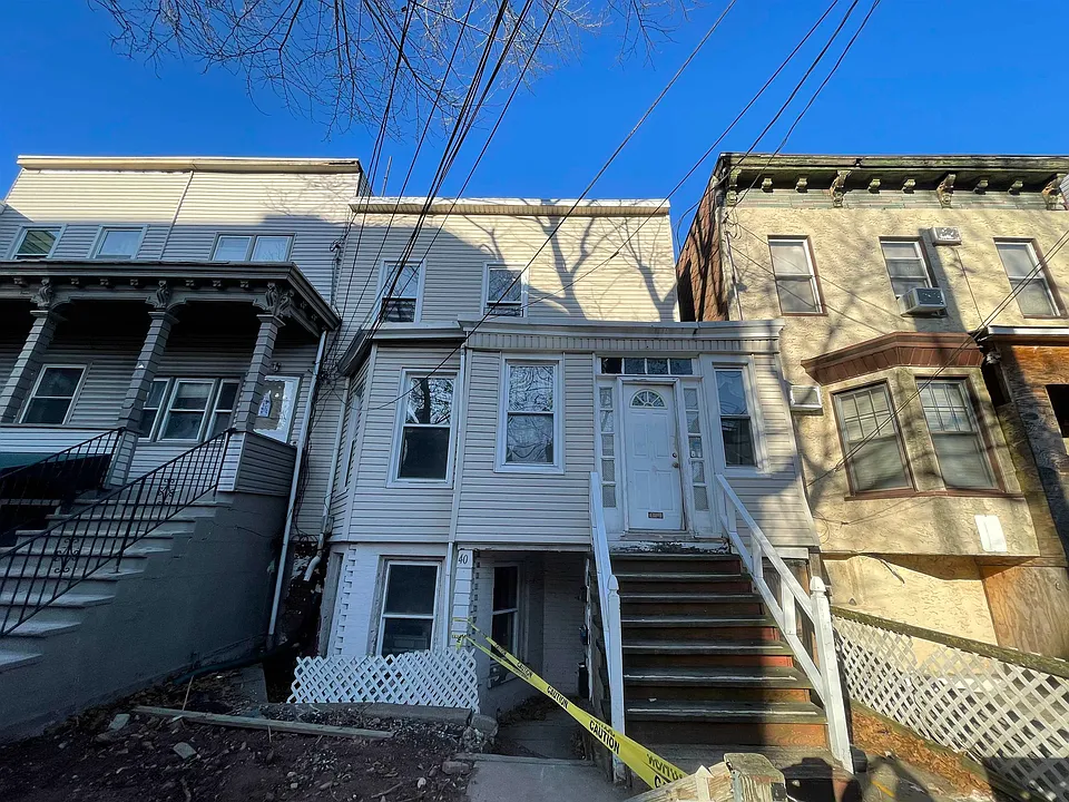 40 Lincoln St #2