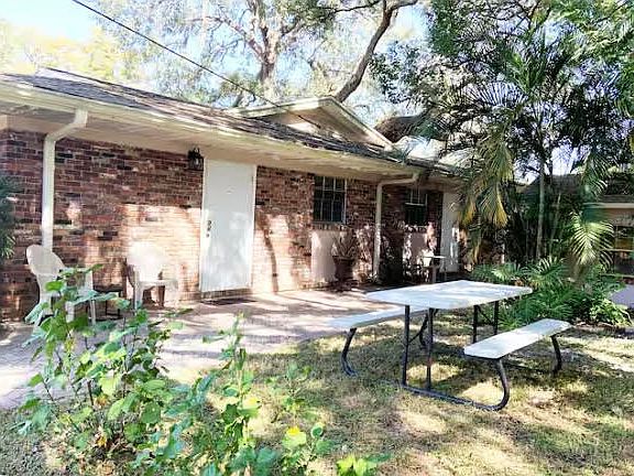 4th image of 12137 Riverhills Dr