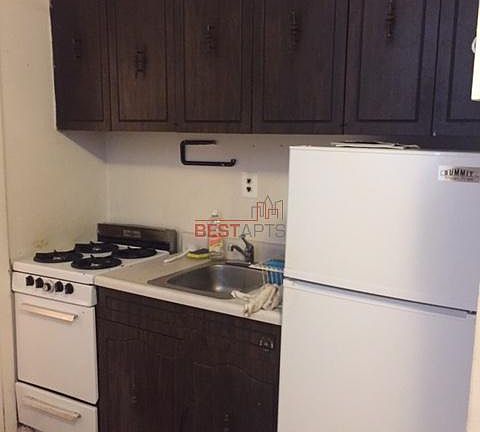 5th image of 304 W 21st St APT 1C