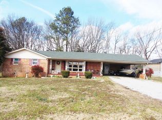 60 Massey Ave, Hollow Rock, TN 38342