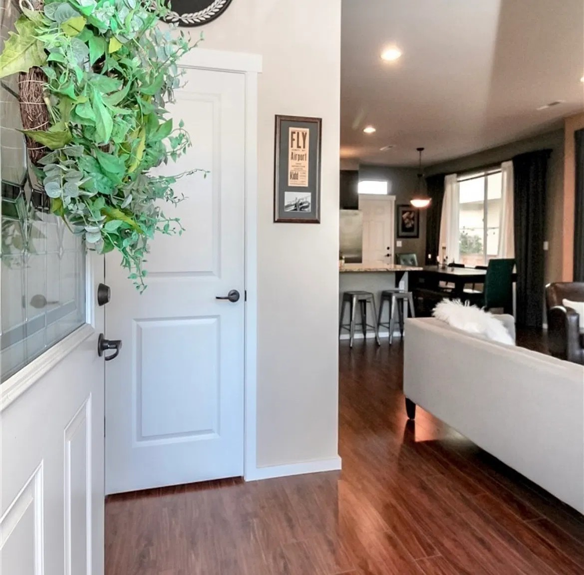 3 bed, 2.5 bath, 1514 sqft, $3,100 — Photo 2