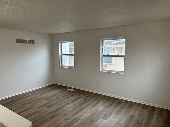4th image of 10717 W 90th Ter