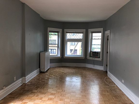 4th image of 4939 N Winthrop Ave #2F