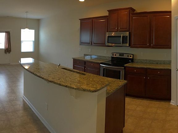Foyer & Kitchen