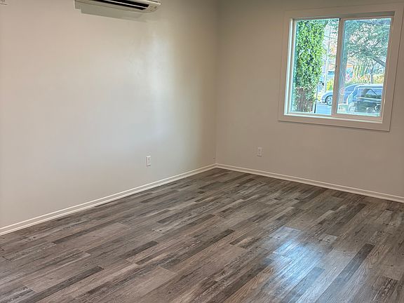 5th image of 14674 Rex St