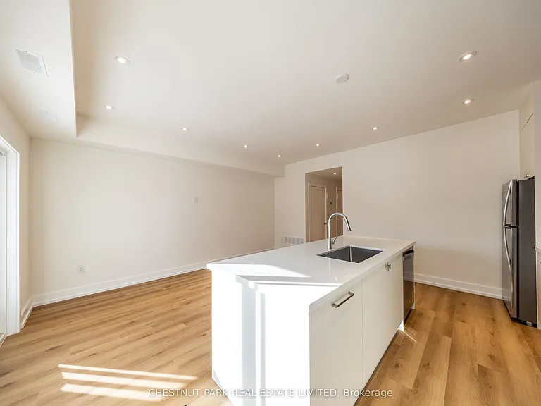 29 Hatherley Rd #B — Photo 18