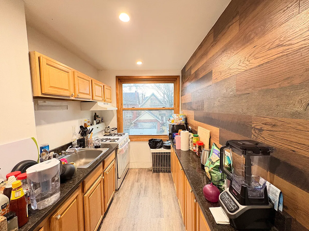 Building Photo - 5818 Hobart St #2