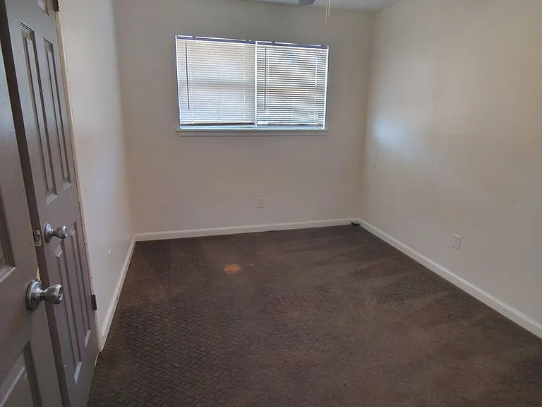 1218 46th Pl — Photo 8