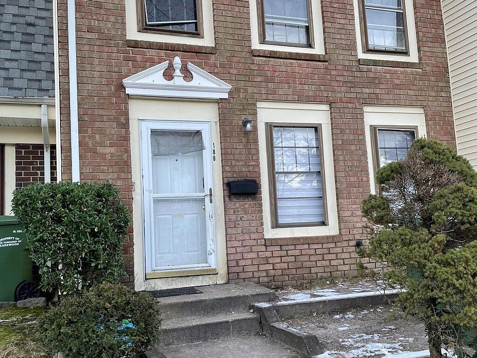 1st image of 188 Tudor Court