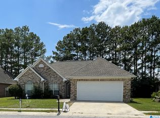 829 Daventry Ln, Calera, AL 35040
