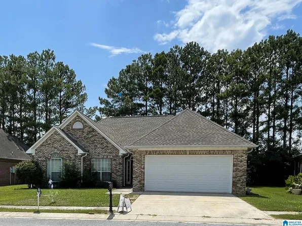 829 Daventry Ln, Calera, AL 35040