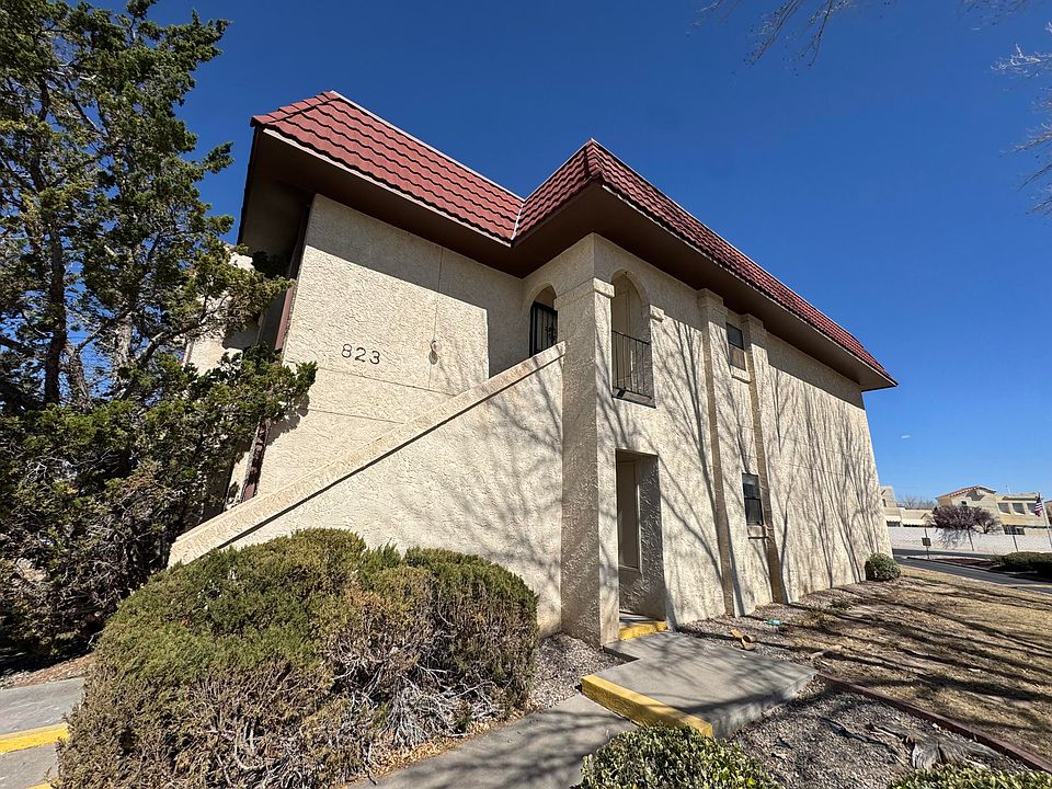 1st image of 823 Country Club Dr SE APT 2E