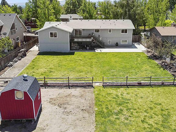 4th image of 4709 Hilltop Dr