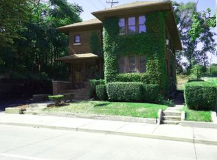 220 W Highland Ave, Elgin, IL 60123